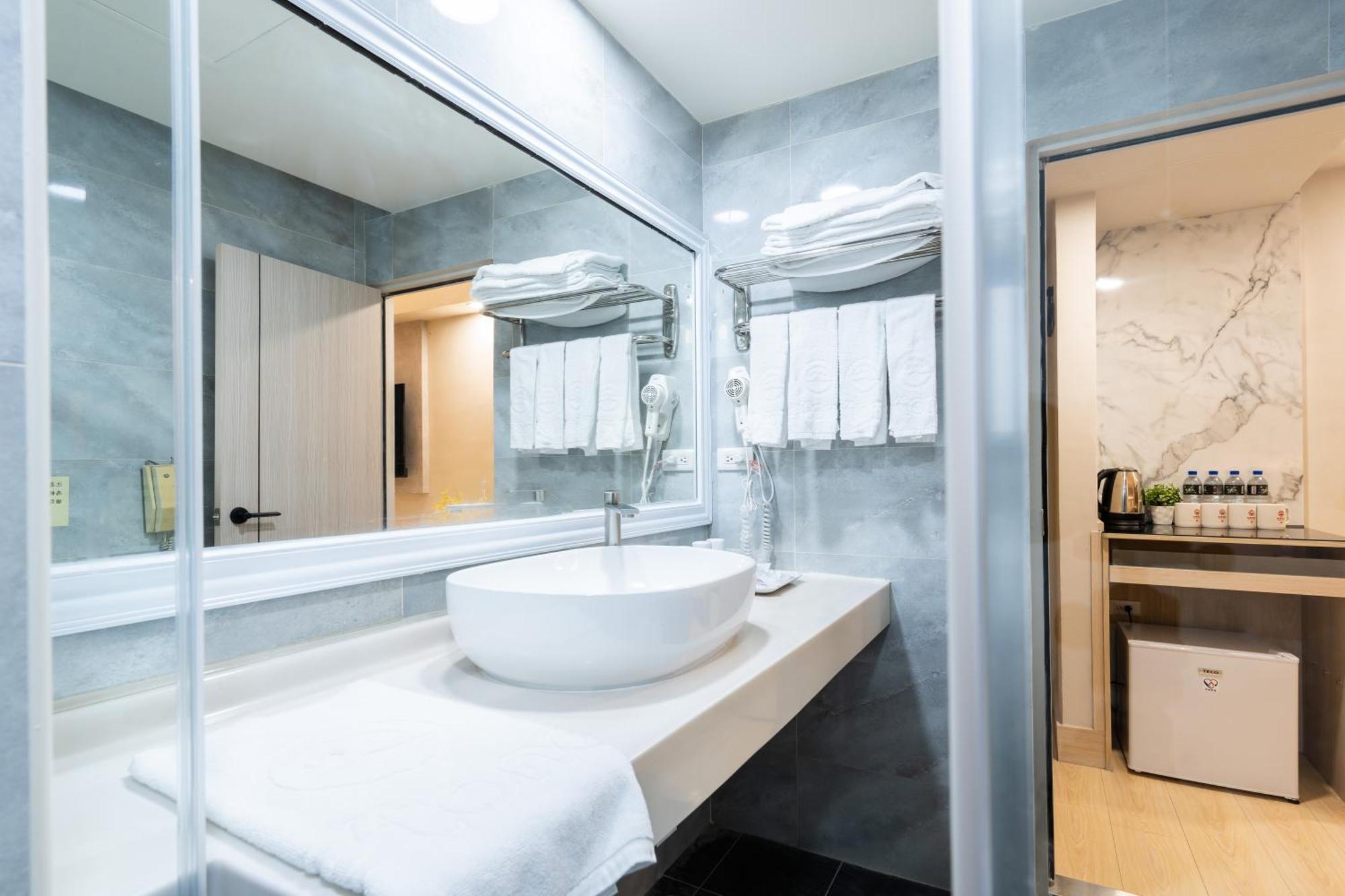 Etung Hotel Đài Trung Ngoại thất bức ảnh