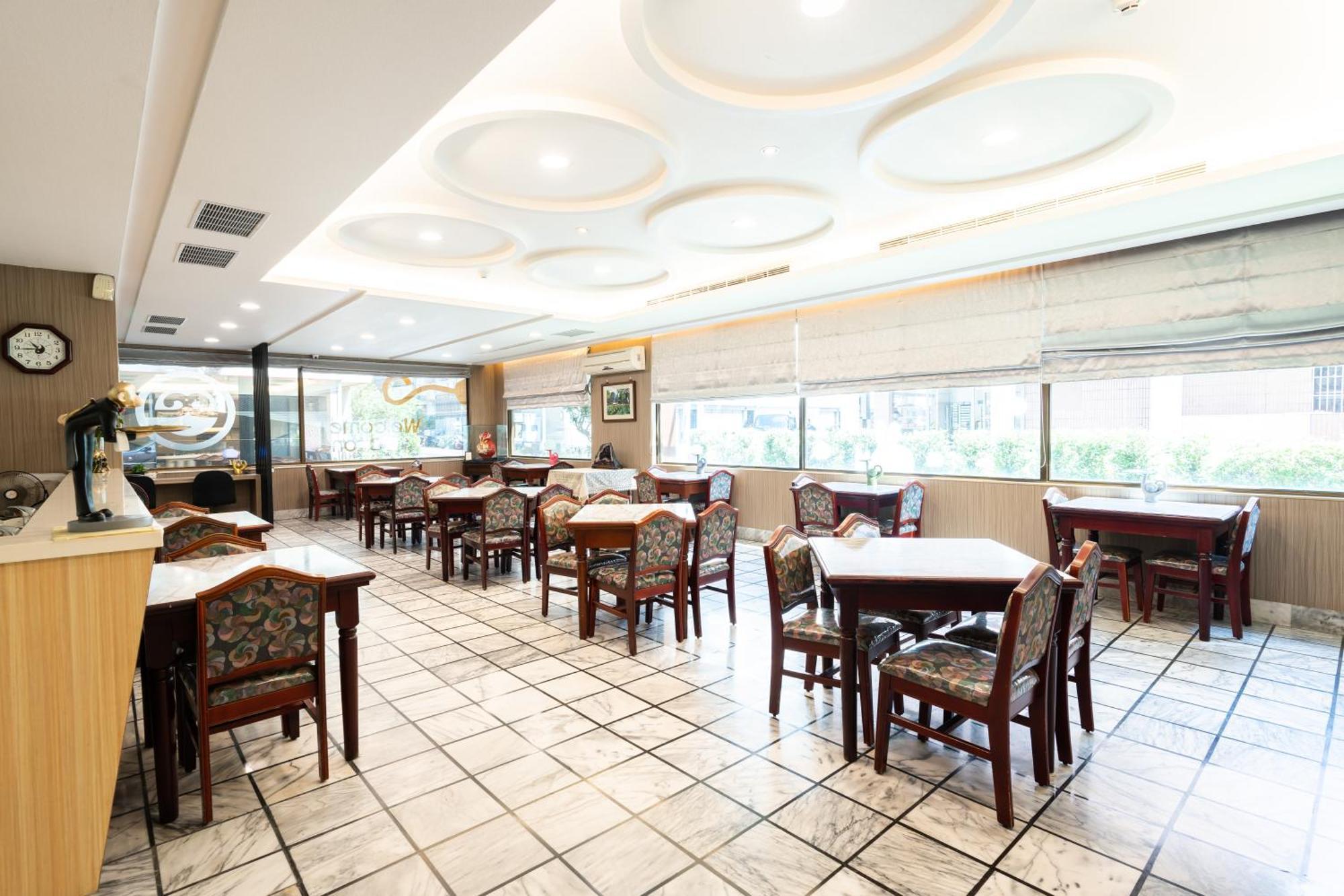 Etung Hotel Đài Trung Ngoại thất bức ảnh